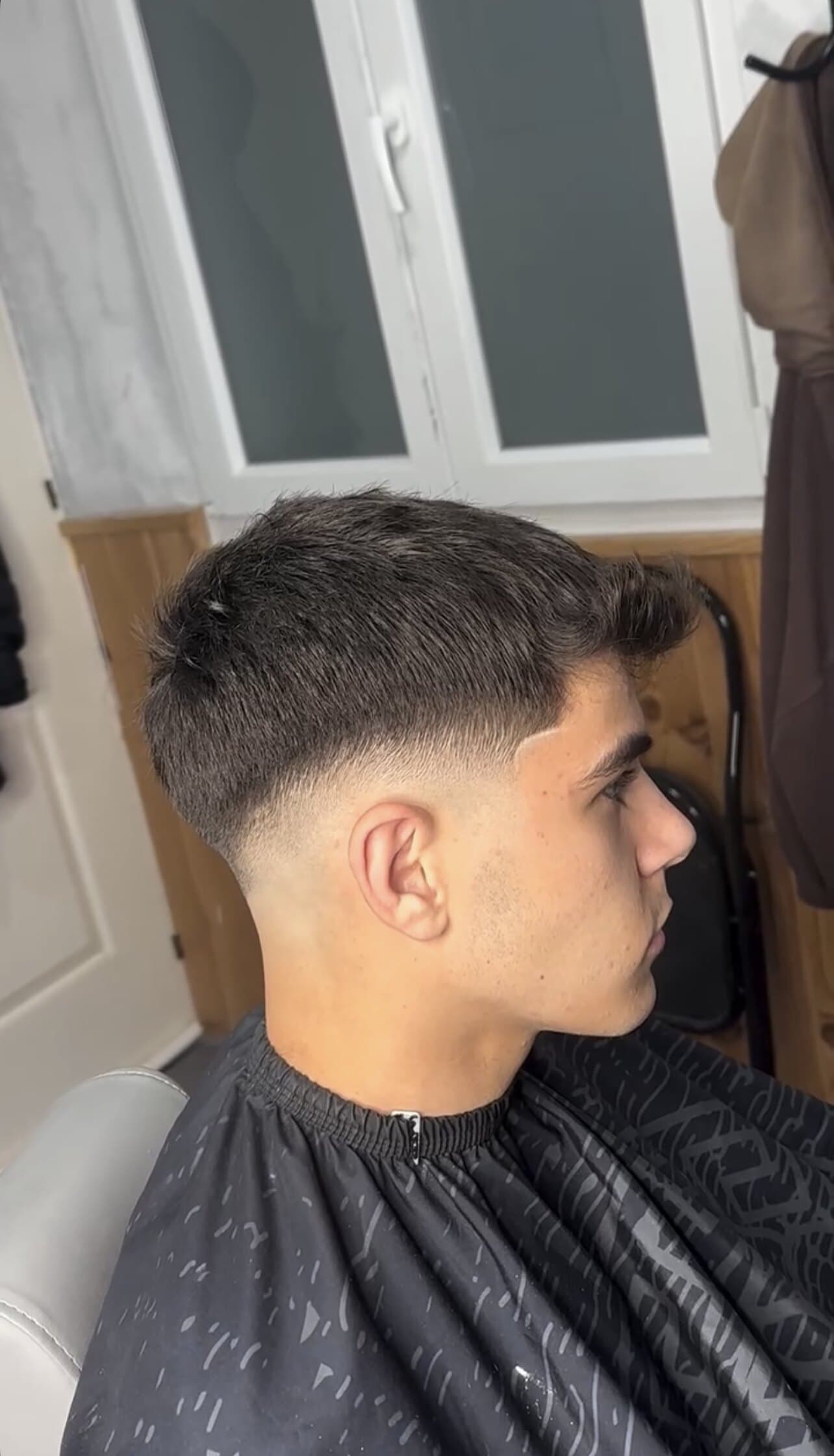 Crop con low fade